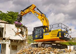 क्रॉलर एक्सकेवेटर JCB JS300 LC