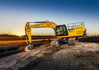 क्रॉलर एक्सकेवेटर JCB JS370 LC LR