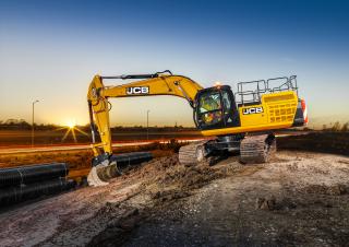 क्रॉलर एक्सकेवेटर JCB JS370 NLC