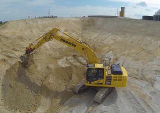 क्रॉलर एक्सकेवेटर Komatsu PC210LCi-10