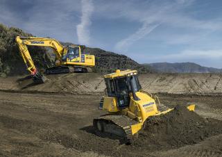 क्रॉलर एक्सकेवेटर Komatsu PC210LCi-10