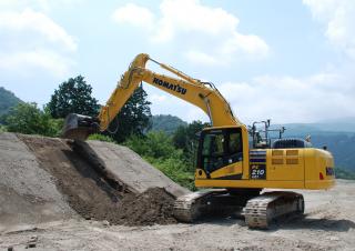 क्रॉलर एक्सकेवेटर Komatsu PC210LCi-10