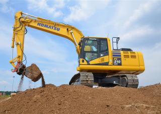क्रॉलर एक्सकेवेटर Komatsu PC210LCi-10