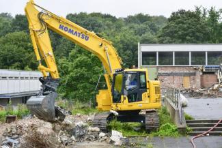 क्रॉलर एक्सकेवेटर Komatsu PC228ULC-10
