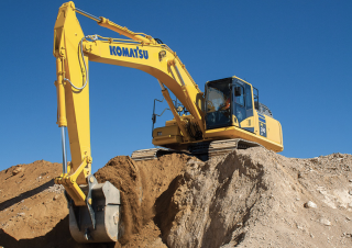 क्रॉलर एक्सकेवेटर Komatsu PC390LC-11