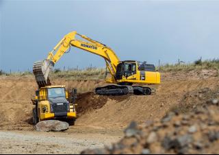 क्रॉलर एक्सकेवेटर Komatsu PC490-11E0