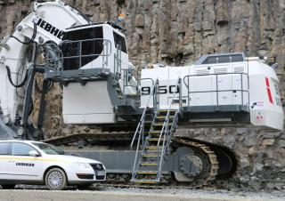 क्रॉलर एक्सकेवेटर Liebherr R 9150 B 
