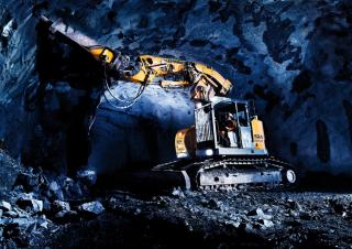 क्रॉलर एक्सकेवेटर Liebherr R 924 Compact Tunnel Litronic