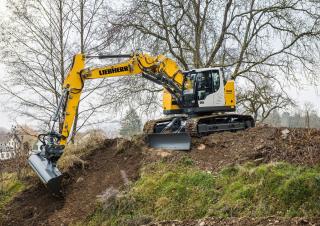 क्रॉलर एक्सकेवेटर Liebherr R 926 Compact Litronic