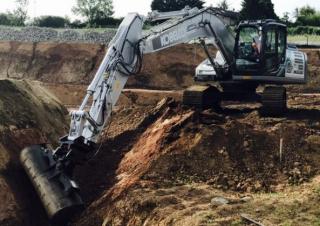 क्रॉलर एक्सकेवेटर Kobelco SK 210 H NLC 10