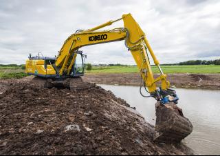 क्रॉलर एक्सकेवेटर Kobelco SK 210 LC 10