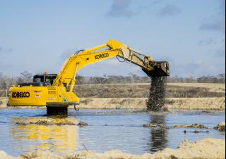 क्रॉलर एक्सकेवेटर Kobelco SK 260 LC 10