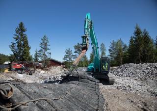 क्रॉलर एक्सकेवेटर Kobelco SK 300 NLC 10