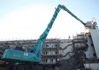 क्रॉलर एक्सकेवेटर Kobelco SK 550 D LC 10