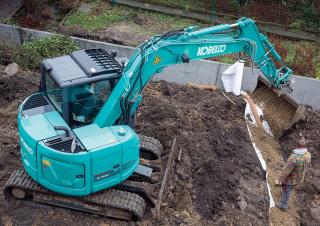 क्रॉलर एक्सकेवेटर Kobelco SK 75 SR 3