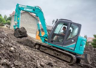 क्रॉलर एक्सकेवेटर Kobelco SK 85 MSR 3