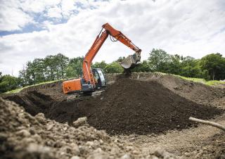 क्रॉलर एक्सकेवेटर Hitachi ZX 130 LCN-5 B