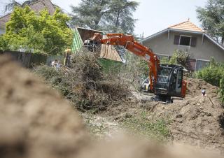 क्रॉलर एक्सकेवेटर Hitachi ZX 135 US-3
