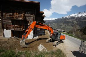 क्रॉलर एक्सकेवेटर Hitachi ZX 250 LC-3