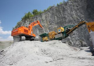 क्रॉलर एक्सकेवेटर Hitachi ZX 470 LCH-3