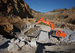क्रॉलर एक्सकेवेटर Hitachi ZX 670 LCR-3