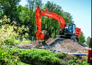 क्रॉलर एक्सकेवेटर Hitachi ZX225USRLC-6