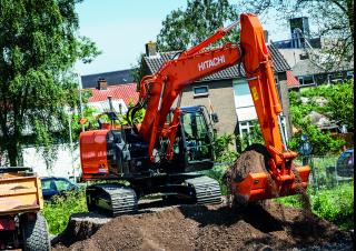 क्रॉलर एक्सकेवेटर Hitachi ZX225USRLC-6