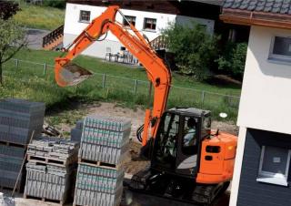 क्रॉलर एक्सकेवेटर Hitachi ZX85US TYPE HE10