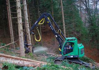 फॉरेस्ट मशीनरी हार्वेस्टर Neuson Forest 243HVT