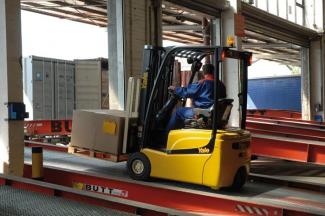 इलेक्ट्रिक फोर्कलिफ्ट Yale ERP1 VT SWB