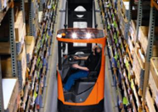 साइड लोडर फोर्कलिफ्ट इलेक्ट्रिक साइडलोडर BT VRE 150