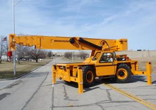 इंडस्ट्रियल मोबाइल क्रेन Broderson IC-400