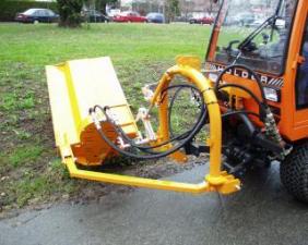 समर मेंटेनेंस इक्विपमेंट स्लोप मोवर Humus SSG Safety 105