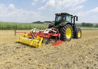 कल्टीवेटर Pöttinger Synkro 3530
