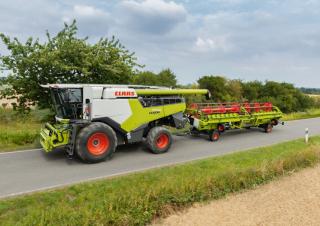 कंबाइन हार्वेस्टर Claas Lexion 7700 