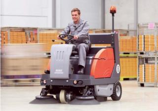 समर मेंटेनेंस इक्विपमेंट स्ट्रीट स्वीपर कॉम्पैक्ट स्वीपर Hako Sweepmaster B 1200 RH