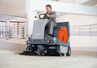 समर मेंटेनेंस इक्विपमेंट स्ट्रीट स्वीपर कॉम्पैक्ट स्वीपर Hako Sweepmaster B 1200 RH