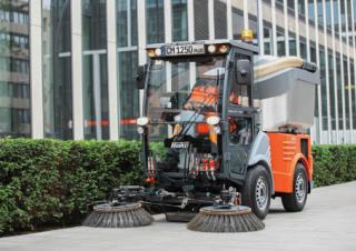 वाहन कॉम्पैक्ट यूटिलिटी ट्रैक्टर Hako Citymaster 1250 plus