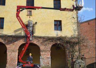 आर्टिकुलेटिंग बूम लिफ्ट क्रॉलर आर्टिकुलेटिंग बूम लिफ्ट Hinowa Lightlift 15.70 Performance IIIS MK3