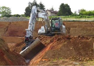 क्रॉलर एक्सकेवेटर Kobelco SK 210 H NLC 10E 