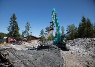 क्रॉलर एक्सकेवेटर Kobelco SK 300 NLC 10E