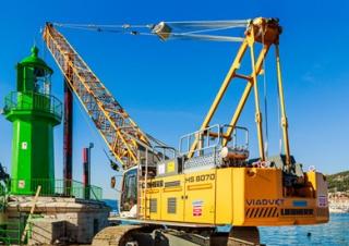 क्रॉलर क्रेन - लैटिस बूम Liebherr HS 8070