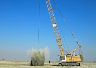 क्रॉलर क्रेन - लैटिस बूम Liebherr HS 8100