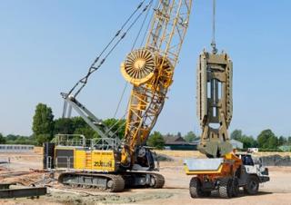 क्रॉलर क्रेन - लैटिस बूम Liebherr HS 8130