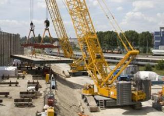 क्रॉलर क्रेन - लैटिस बूम Liebherr LR 1350/1