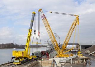 क्रॉलर क्रेन - लैटिस बूम Liebherr LR 1350/1