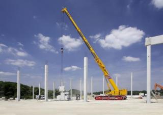क्रॉलर क्रेन - टेलीस्कोपिक बूम Liebherr LTR 1220