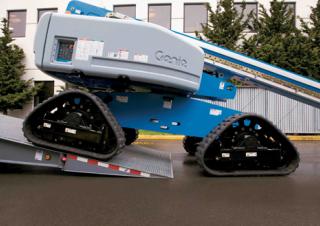 टेलीस्कोपिक बूम लिफ्ट क्रॉलर टेलीस्कोपिक बूम लिफ्ट Genie S-65 TraX