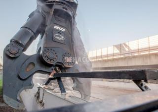 अटैचमेंट कंक्रीट क्रेशर Dehaco CR 140R