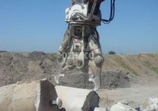 अटैचमेंट कंक्रीट क्रेशर Dehaco CR 40R